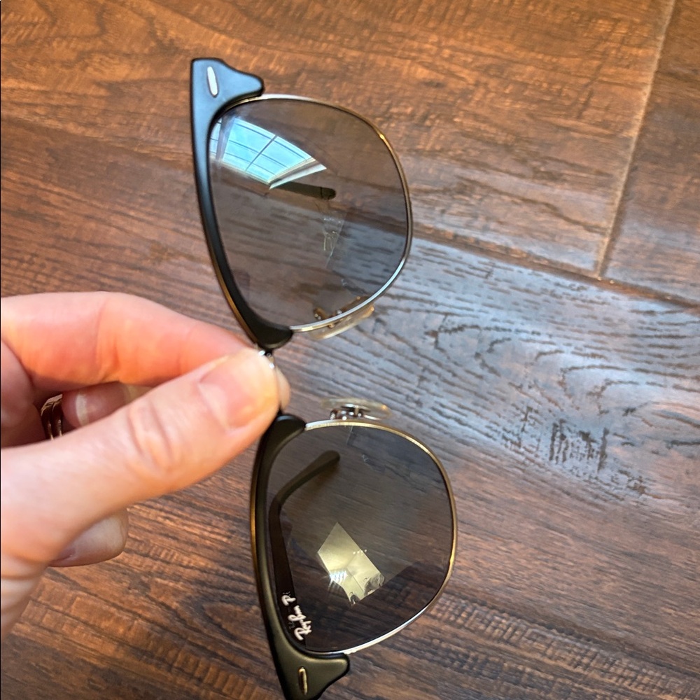 Ray-Ban Clubmaster Sunglasses RB3016 - Picture 4 of 7